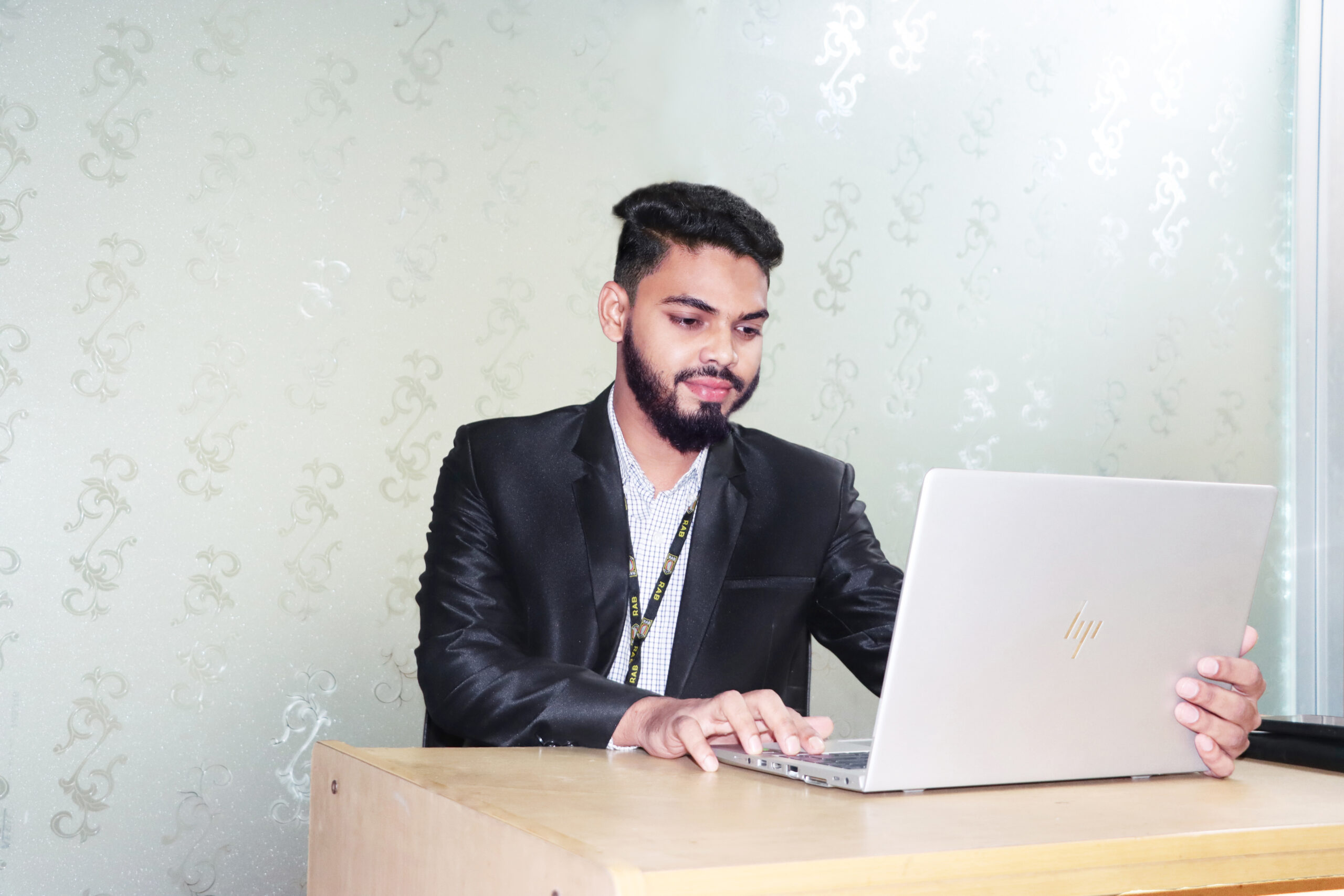 My name is MOYNUL ISLAM and I am a highly skilled digital marketing expert, who specializes in driving business growth through strategic Facebook and Instagram. As an Instagram and Facebook marketing expert, I possess the knowledge and experience to help you effectively expand your business on these platforms.